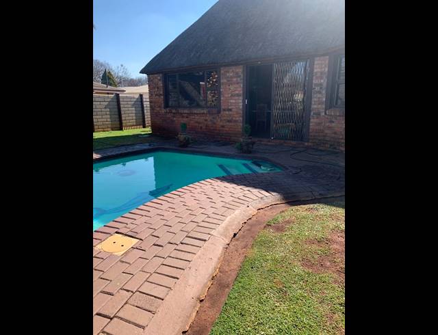 3 BEDROOM HOUSE FOR SALE IN VANDERBIJLPARK CW 1